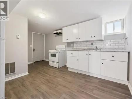 906 KING Street E Unit# 2C | 906 KING Street E Unit# 2C, Cambridge