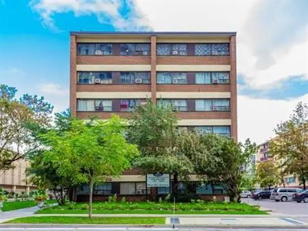36 Thorncliffe Park Drive | 36 Thorncliffe Park Drive, East York