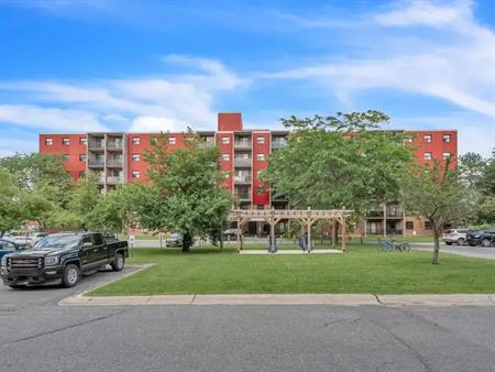 Lasalle I & II Apartments | 480 & 485 Canatara Court, Kingston