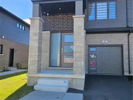 82 ACACIA Road | 82 ACACIA Road, Fonthill