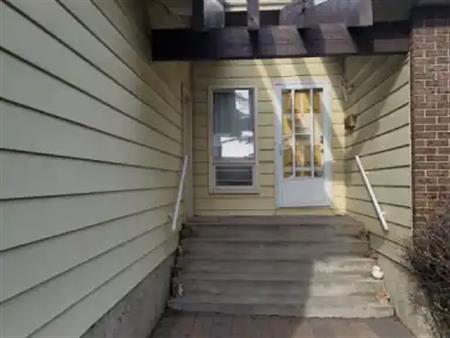 ROOMS FOR RENT IN SINGLE FAMILY HOME WITH COMMON AREA! | 147 - 147 Templeridge Close Northeast, Calgary