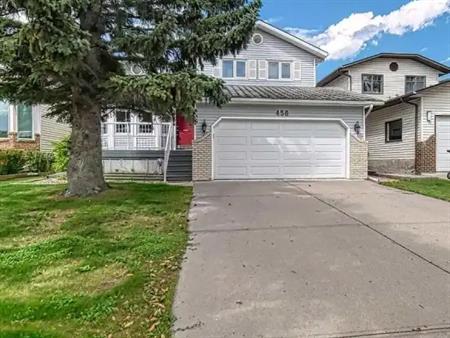 Spacious Family home in Hawkwood located in a quiet CUL-DE-SAC | 456 Hawkhill Place Northwest, Calgary