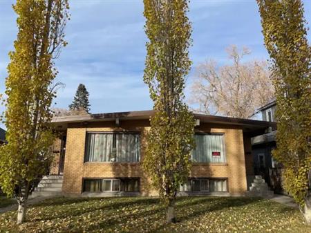 Inner city Mount Pleasant Suite, look no further! | 238 19 Avenue Northwest, Calgary