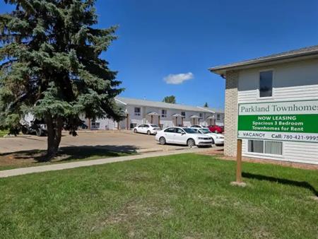 Parkland Townhomes | 32 Holmes Street, Red Deer