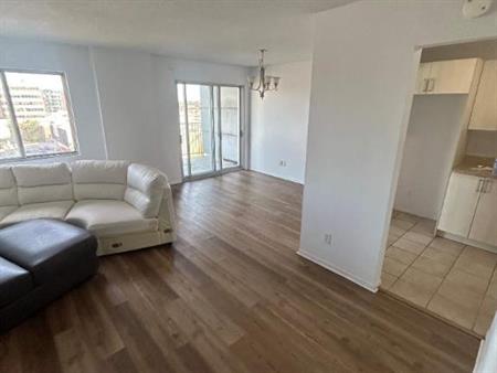 1 CH - 1 SDB - Côte Saint-Luc - $1,645 /mo