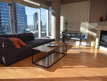 Downtown Calgary Furnished Suite – Stylish, Convenient & Comfortable | 910 5th Ave SW, Calgary