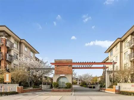 Beautiful 2 Bed 2 Bath with stunning  view in Richmond. | 9299 Tomicki Avenue, Richmond