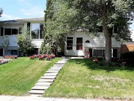 2BR/1BA $1700 Main Floor Include Single Garage in Huntington Hills | 172 Huntwick Way NE, Calgary