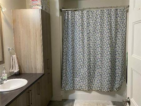 Grand 5 ½ lumineux à Sainte-Marguerite-du-Lac-Masson