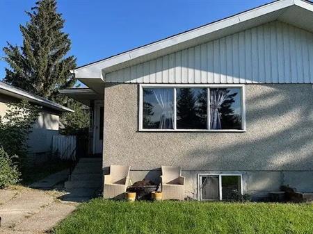 North Glenmore Duplex: Main Floor / Basement / Whole House | 2412 53 Avenue Southwest, Calgary