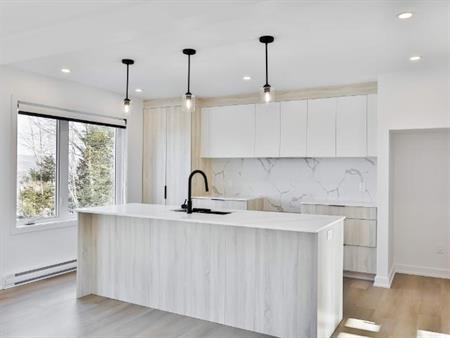 3 CH - 2 SDB - Sainte-Agathe-des-Monts - $2,250 /mo