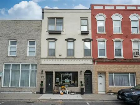 23 Market Square - Unit B, 2 bed, 1 bath - Executive, fresh, clean, move in ready apartment | 23 Market Square, Napanee