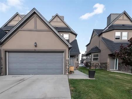 Executive duplex | 38 - 1720 Garnett Point Northwest, Edmonton