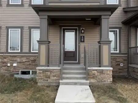 Beautiful 3 bedroom townhouse in sought-after Carrington community | Calgary