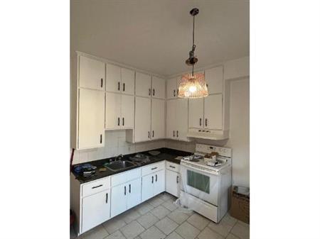 RENOVATED - RÉNOVÉ Petite-Italie / Little Italy - Appartement 3 Chambres au Rez-de-Chaussée à Louer – Jean Talon - La Petite-