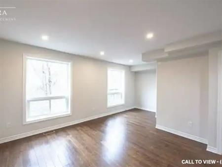 18 Darrell Ave, Toronto, Ontario M4E 2G4 | 18 Darrell Avenue, Toronto