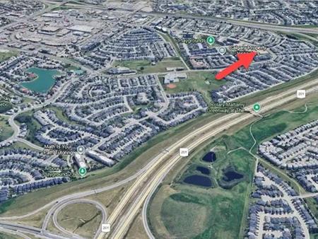 Luxury 2-Beds 2.5-Baths Premium Townhouse | Arbour Lake View NW, Calgary