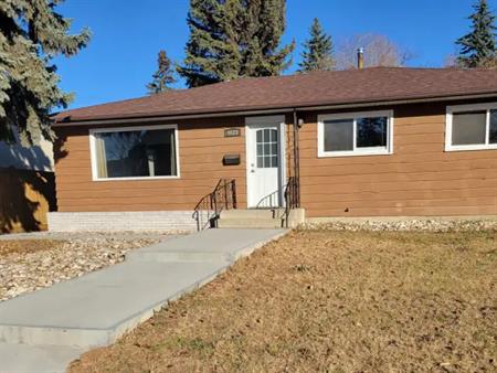 9623 52 Street NW | 9623 52 Street Northwest, Edmonton