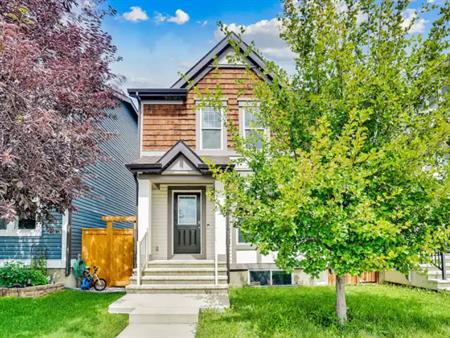 3 bedroom, 2.5 bath house in New Brighton Park SE, Calgary | 1223 New Brighton Park Southeast, Calgary