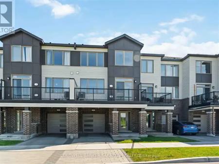 229 SQUADRON CRESCENT | 229 SQUADRON CRESCENT, Ottawa