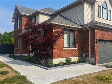 UPPER - 46 COUNTRY LANE | UPPER - 46 COUNTRY LANE, Barrie