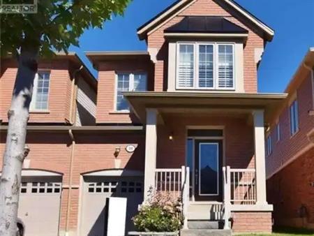 10 POWLESLAND STREET | 10 POWLESLAND STREET, Ajax