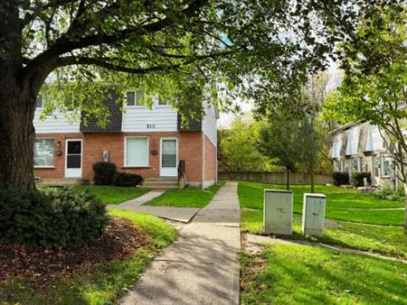 Oxford Place, Woodstock | 816 Frizelle Drive, Woodstock