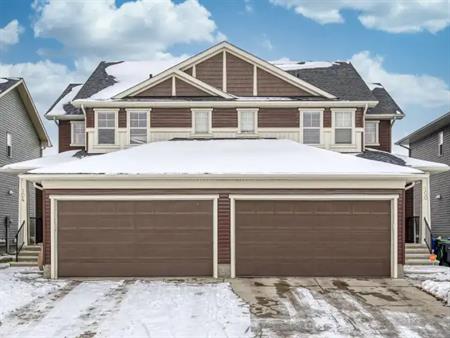 Bright 1 bedroom Plus Den and 1 Bathroom Legal Basement | 104 Evansglen Close Northwest, Calgary