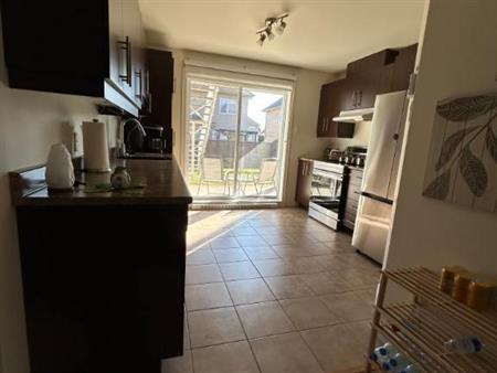 Spacieux condo 3 grandes chambres 5 1/2