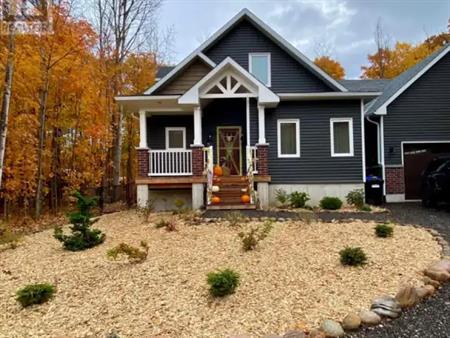 7 WAKUNDA CRESCENT | 7 WAKUNDA CRESCENT, Tiny