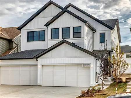 Stunning BRAND-NEW Spacious 3 Bedroom+Den Duplex (Main Floor) | 3616 168 Avenue NW, Edmonton