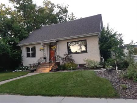 Bright 1 bdrm basement partially furnished for 1 person only suite Nonsmoking renter Female | 12307 131 Street Northwest, Edm