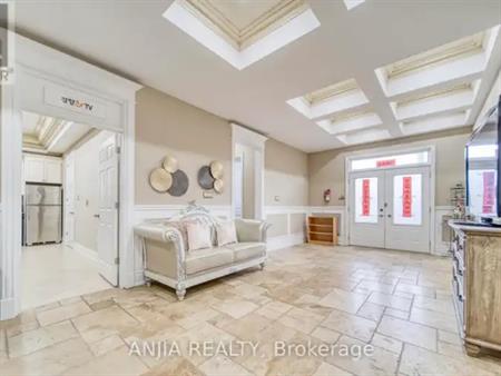 83 ELM AVENUE | 83 ELM AVENUE, Richmond Hill