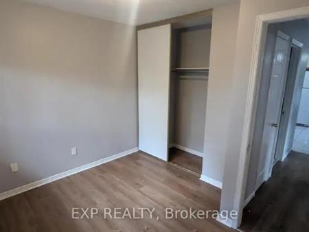 24 HODGINS AVENUE | 24 HODGINS AVENUE, Georgina