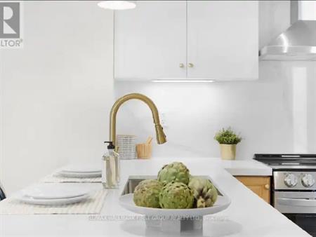 2 SYLVIA COURT | 2 SYLVIA COURT, Clarington