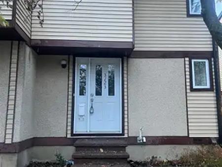 3123 Quail Drive - 3 Bedroom Townhouse | 3123 Quail Drive, Ottawa