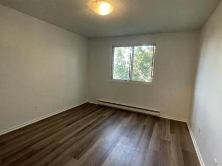 2 CH - 1 SDB - Gatineau - $1,595 /mo