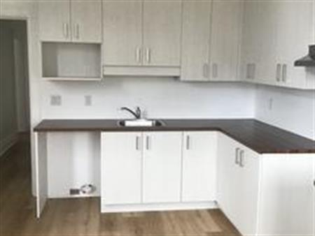 Beau 6 1/2 à louer à Verdun