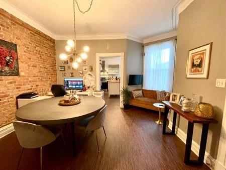 Superbe 5 1/2 de 1200 pi2 alliant cachet d’époque et confort dans HOMA