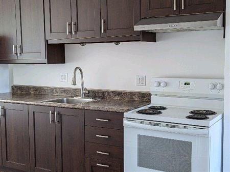 beau 4 1/2 à a louer