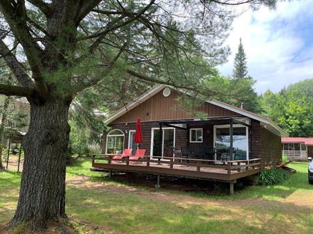 Chaleureux chalet tout équipé à louer + de 31 jours.