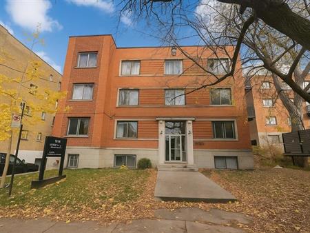 3 1/2 (1 bdrm) Hampstead area