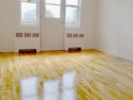 5 1/2 Cotes des Neiges chauffé/heated