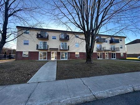 4 1/2 à louer à Joliette