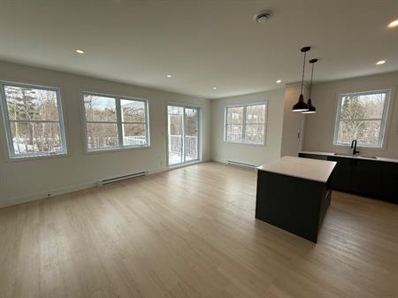 4-1/2 ET 5-1/2 À louer Lac Brome