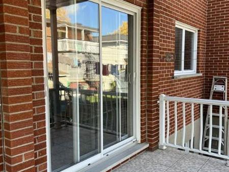 Beau grand 5½ à Ahuntsic – 3 chambres, sous-sol, cour et 2 stationnements!
