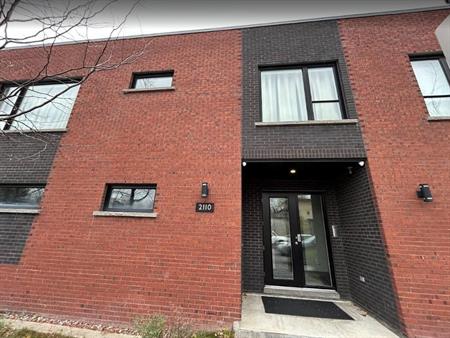 Grand 4 1/2 construction récente à Saint-Sulpice (Villeray)