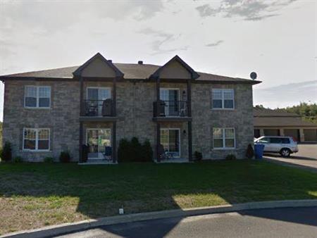 Superbe 4 1/2 (avec Garage) à Shawinigan-Sud (libre Décembre)