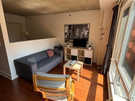 Bachelor très propre - 1400$ tout inclus - centre-ville - libre tout de suite