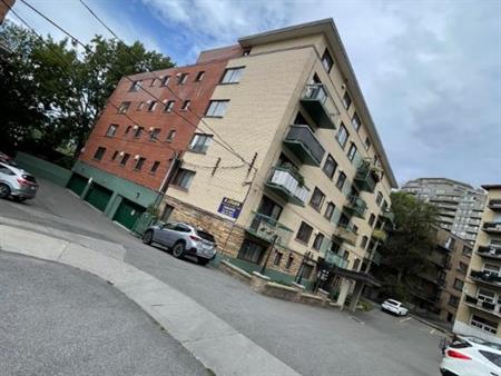 À louer 1400$ – 4 ½ au 2715 Place Darlington, Côte-des-Neiges